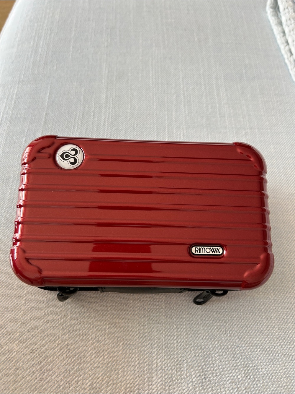 Brand new RIMOWA amenities kit Thai Airways.